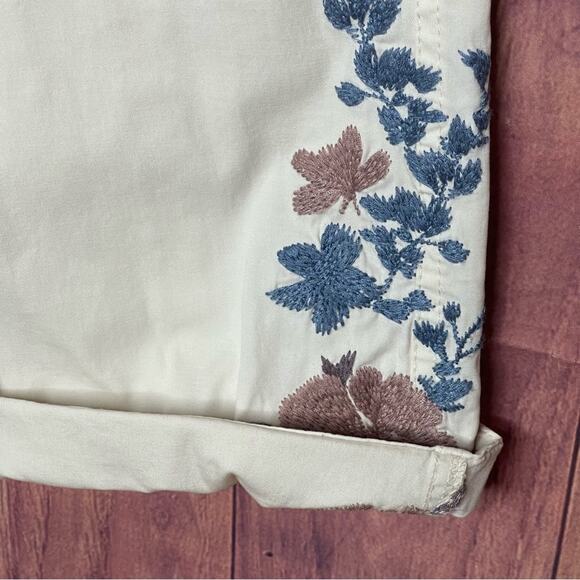 Sundance Floral Embroidered White Cargo Style Pants - Picture 2 of 9